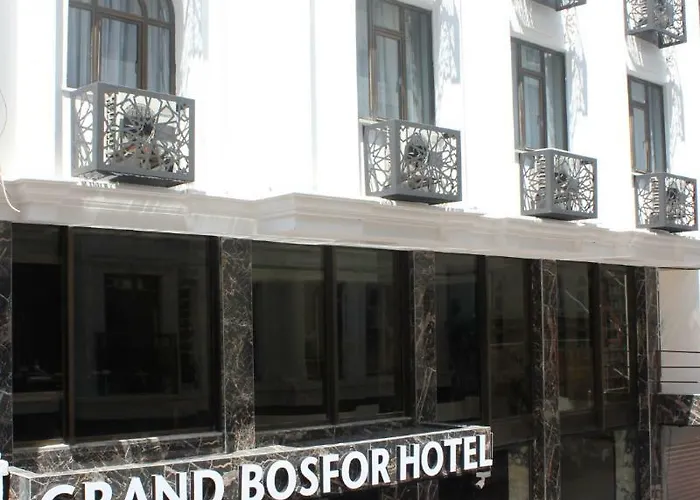 ホテル Grand Bosfor 3*
